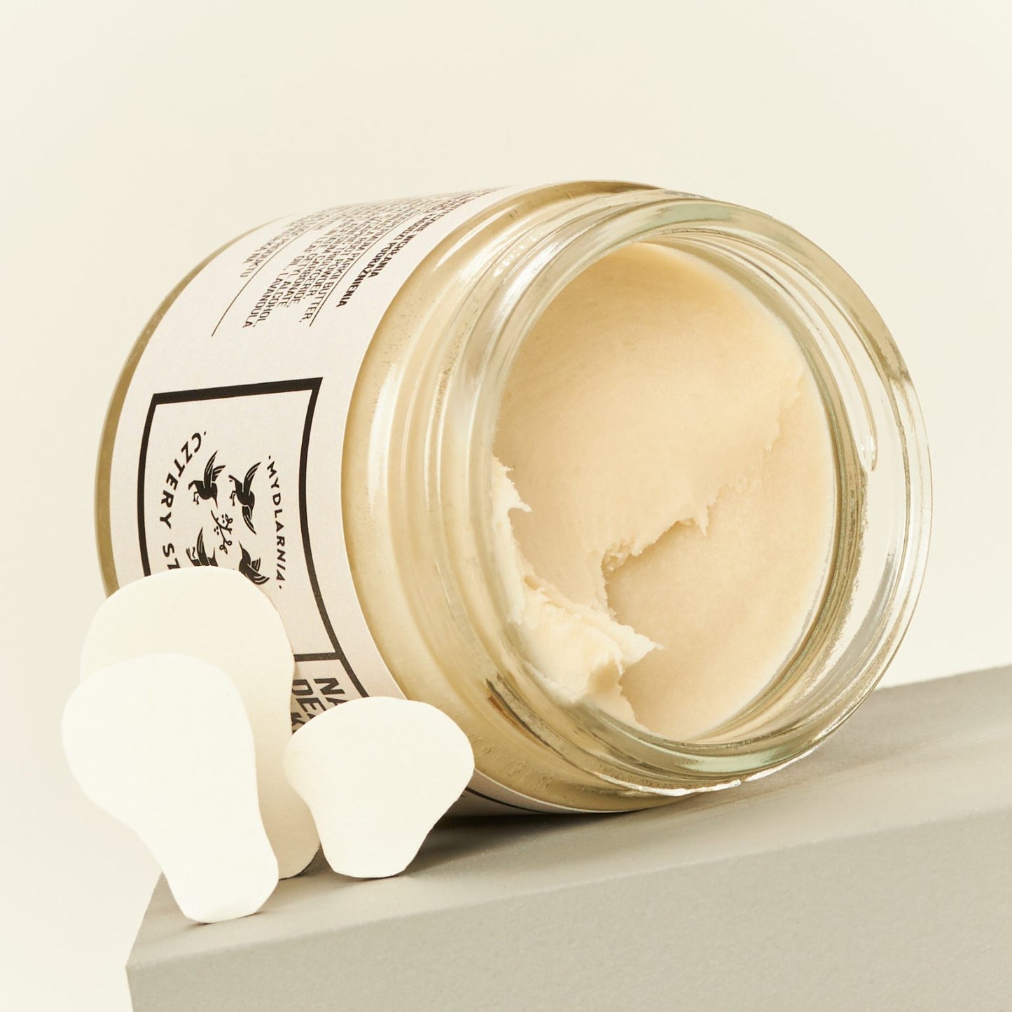 Natūralus dezodoruojantis kremas – Kedras ir pačiuolis. – 60 ml.